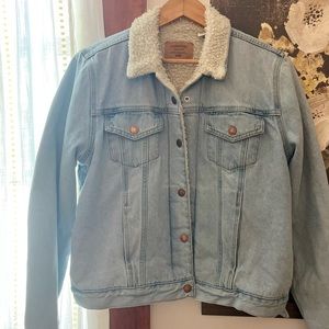 Levi’s Sherpa lined denim jacket